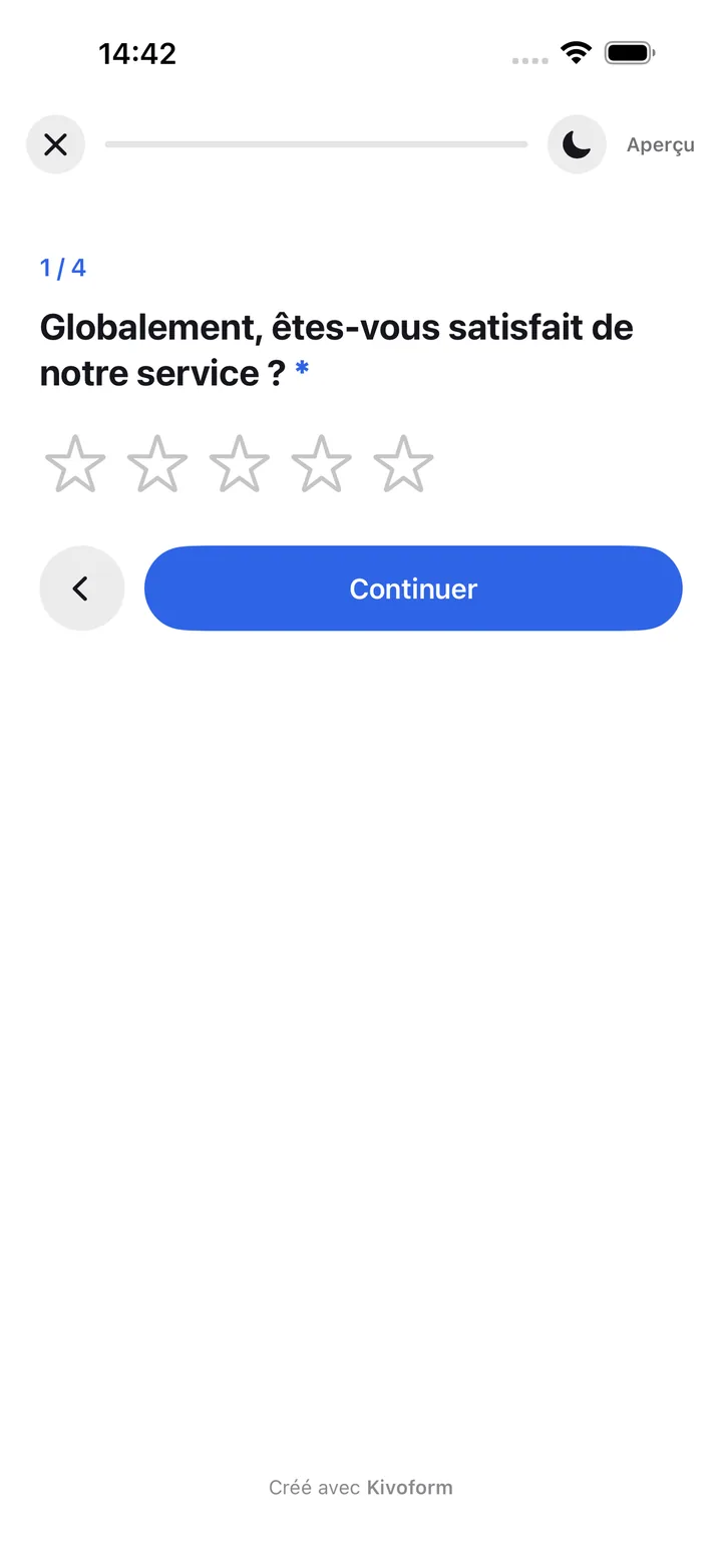 Une question de formulaire affichée sur iPhone, avec une note en étoiles et le bouton Continuer